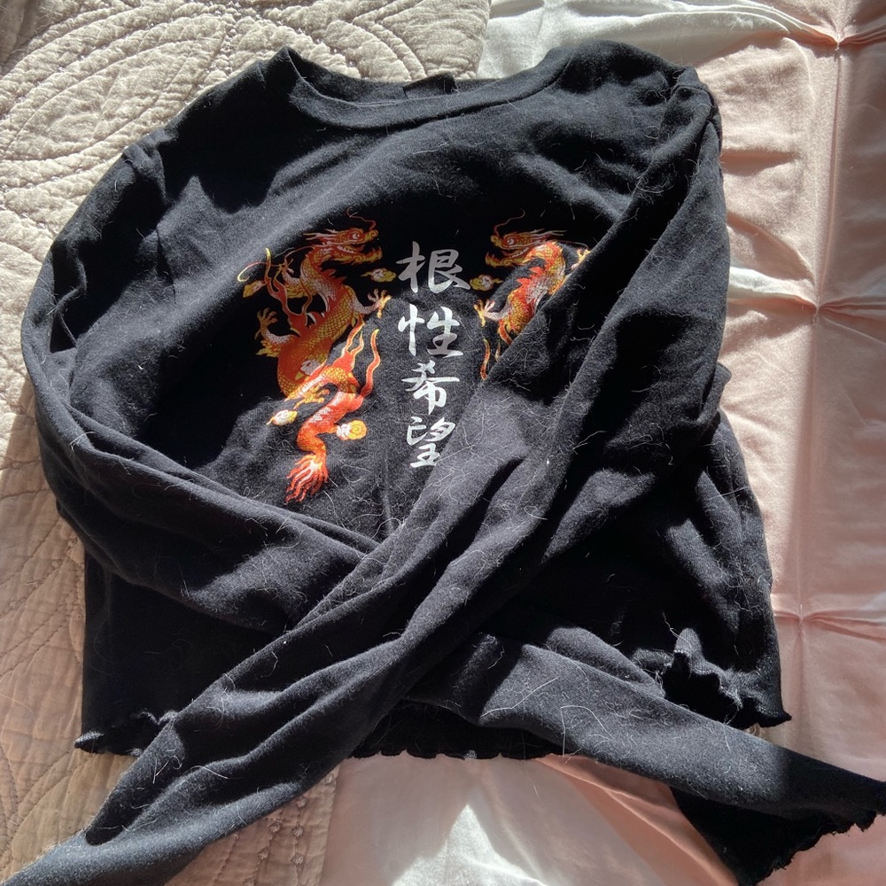 Cool Black Cropped Graphic Top